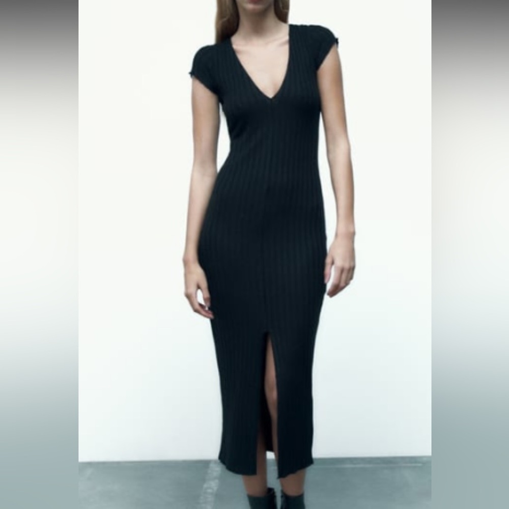 Elegant Black Ribbed Dress